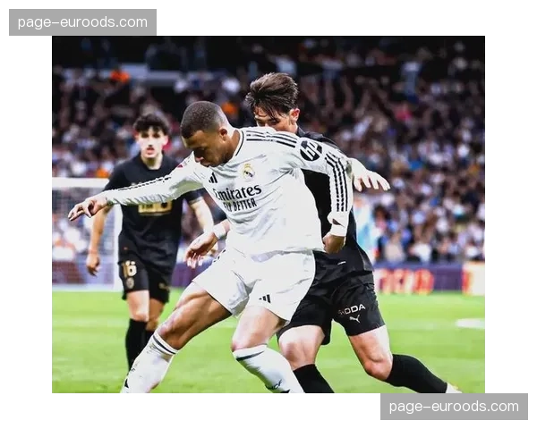 巴萨微弱领跑皇马仅1分 西甲冠军悬念贯穿赛季末段 巴萨微弱领跑皇马仅1分 西甲冠军悬念贯穿赛季末段